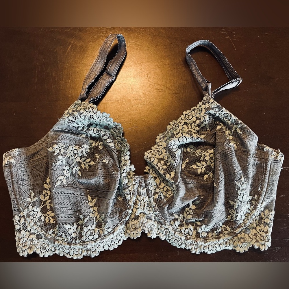 Lovely Wacoal Lace Bra, 38DD
